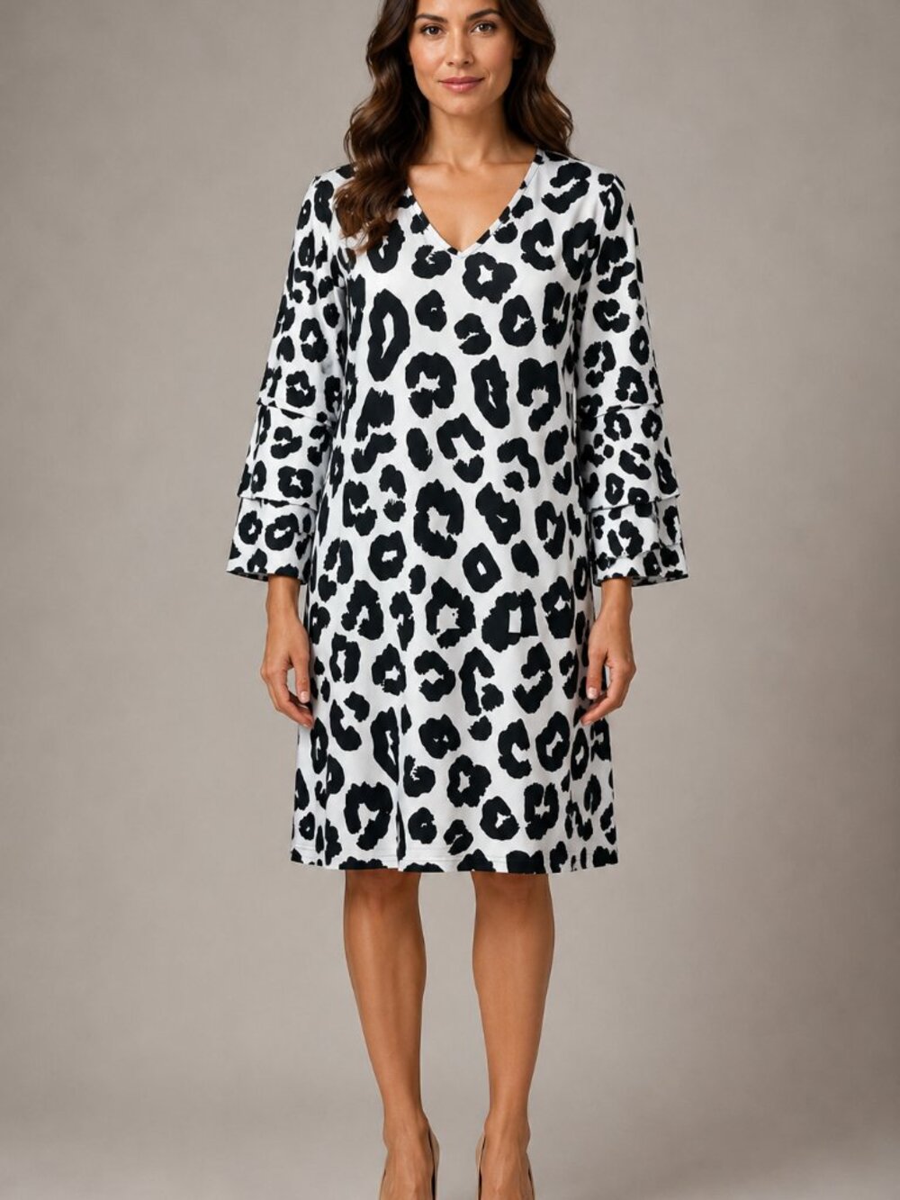 Black & White Leopard Print Bell Sleeve Shift Dress Women’s M